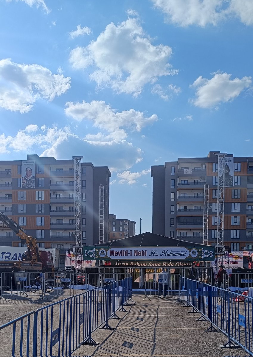 Peygamber Aşıkları için hazırlıklar devam ediyor...
#DirenişÖnderi