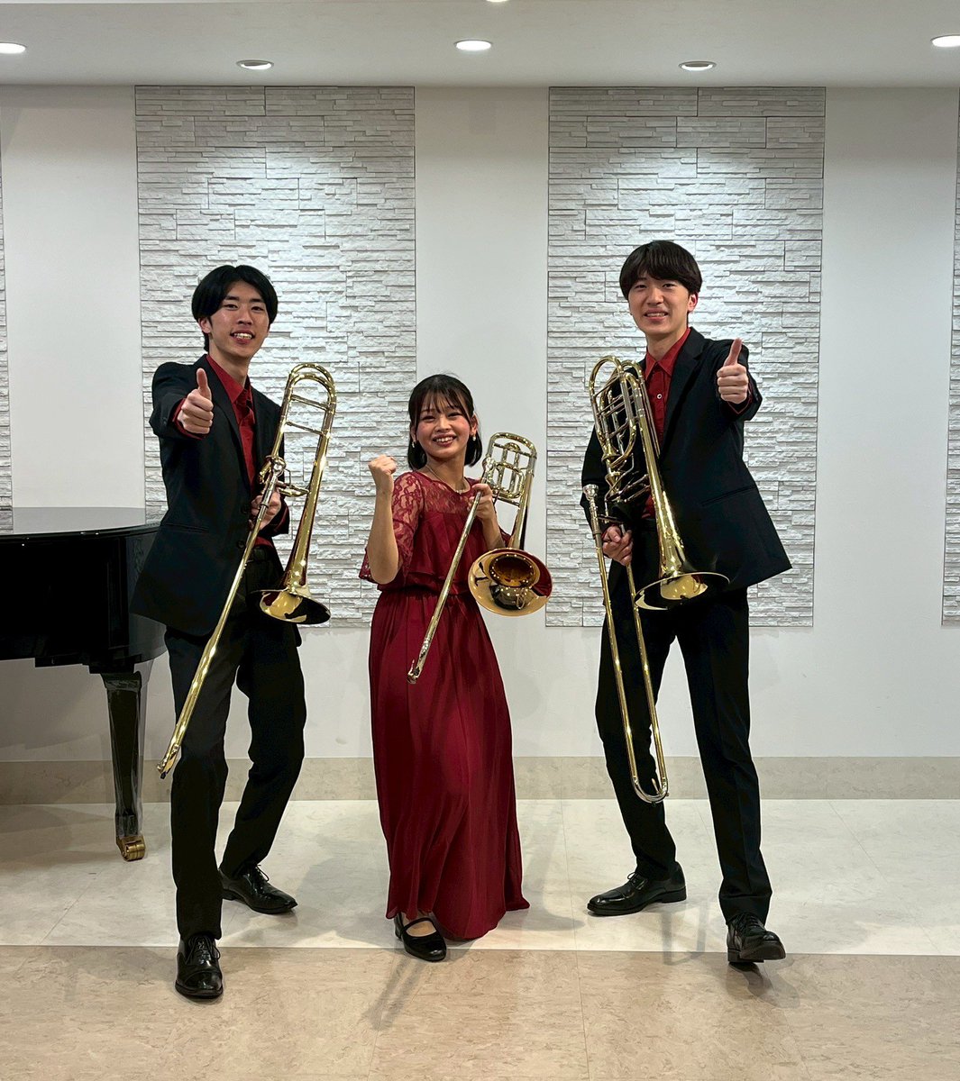 SunaveTrio's tweet photo. 〜演奏会終演のご報告〜
ELENA音楽事務所様主催の｢Classical Concert｣終演いたしました。
関係者の皆様、ご来場いただいた皆様へこの場を借りて御礼申し上げます。

8月末にSunaveTrio 2nd Concertも企画していますので是非楽しみにしていただければと思います✨️ https://t.co/arac7uMblB