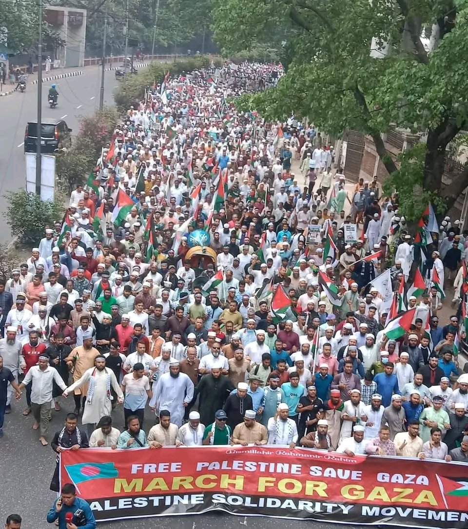 MDMasumProdhan5's tweet photo. From the river to the sea, #PalestineWillBeFree 

ঐক্যবদ্ধ💥এই ঐক্য একমাত্র আল্লাহকে খুশি করার
 জন্য ✊
মার্চ ফর গা*জা: ঢাকায় লাখো মানুষের ঢল 🇵🇸🇧🇩 https://t.co/CqcjGn3JWo