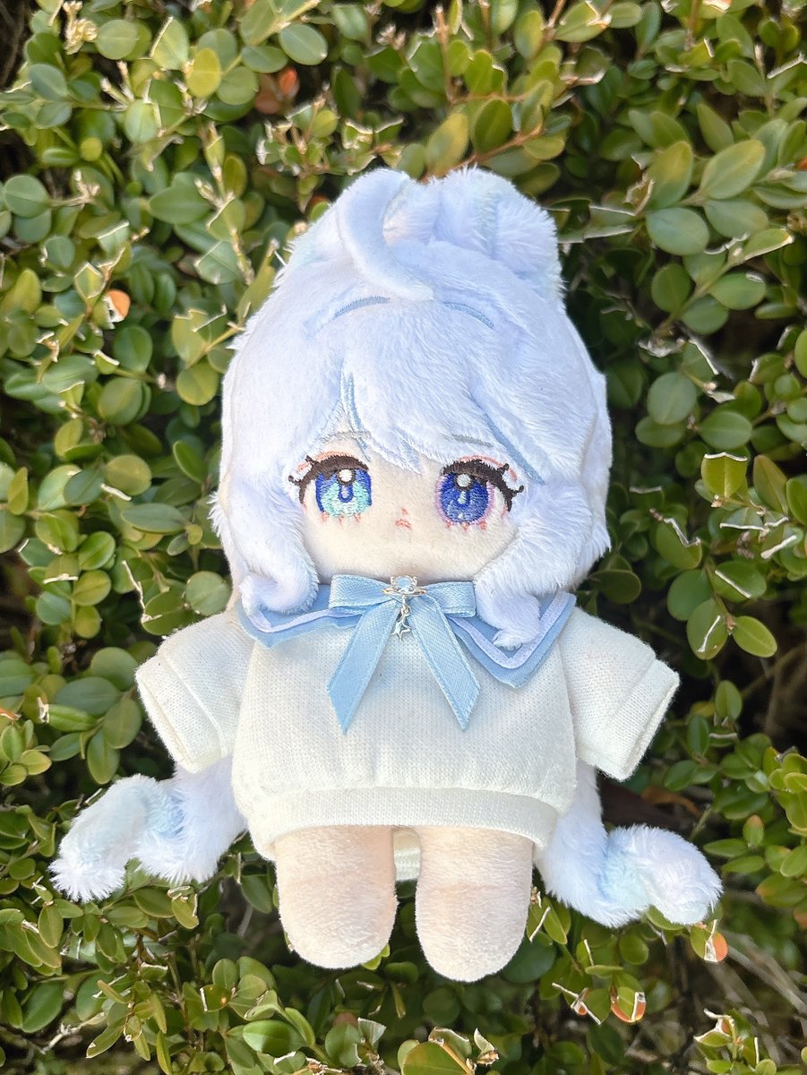 물빠진 파란색,,옷 어디 업나
울집 푸리나 진짜 젼나. 물빠진 색이라
니니멀 말고 어울리는거 찾기 너무 힘듦