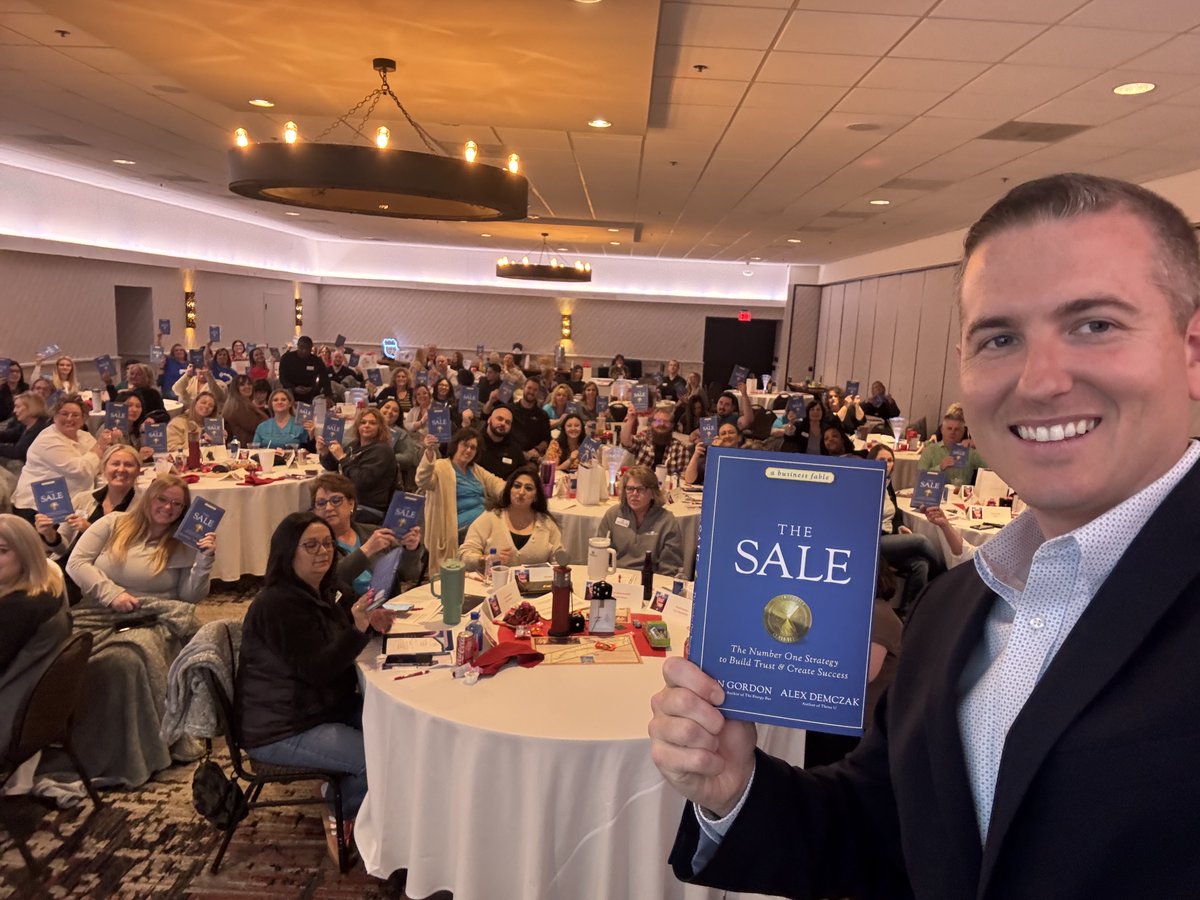 I loved giving a keynote to 100 banking center managers at Great Southern Bank for their annual meeting in St. Louis.

I spoke about the impact bankers can have in their communities when they operate with integrity and excellence.

(If you’ve seen the movie It’s a Wonderful Life,