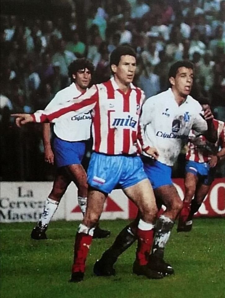 MuseoCDT's tweet photo. Camiseta Joma de la temporada 1989/90, pudo haber sido utilizada por figuras como Guina, Felipe Miñambres, Quique Medina, Luis Delgado y otros jugadores que marcaron aquella temporada. Un testimonio de la pasión y la identidad de una época inolvidable en la historia del club. https://t.co/xQ0JbK0GeY