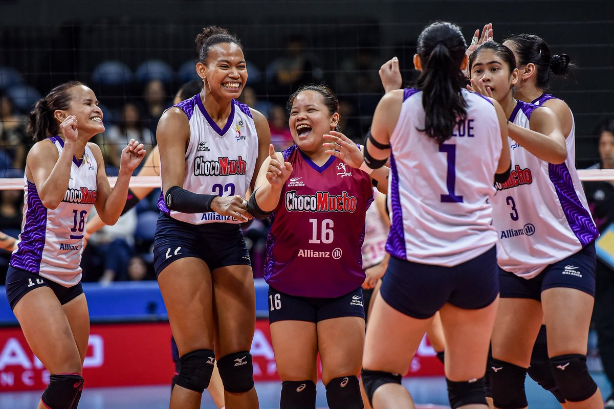 hotashhelll's tweet photo. If we go down, then we go down together 💗💜💙🧡
Creamline-Silver
ChocoMucho-4th
Crisscross-Silver
AMVT &amp; AWVT - laglag sa F4

Rebisco volleyball presents 🥲
#PVL2025 https://t.co/bWbRkjMnlc