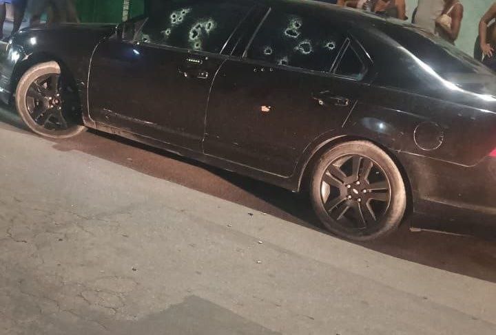 historia3000's tweet photo. Homem foi fuzilado em  nova iguaçu na porta  de um bar https://t.co/fDa1mXuQOs