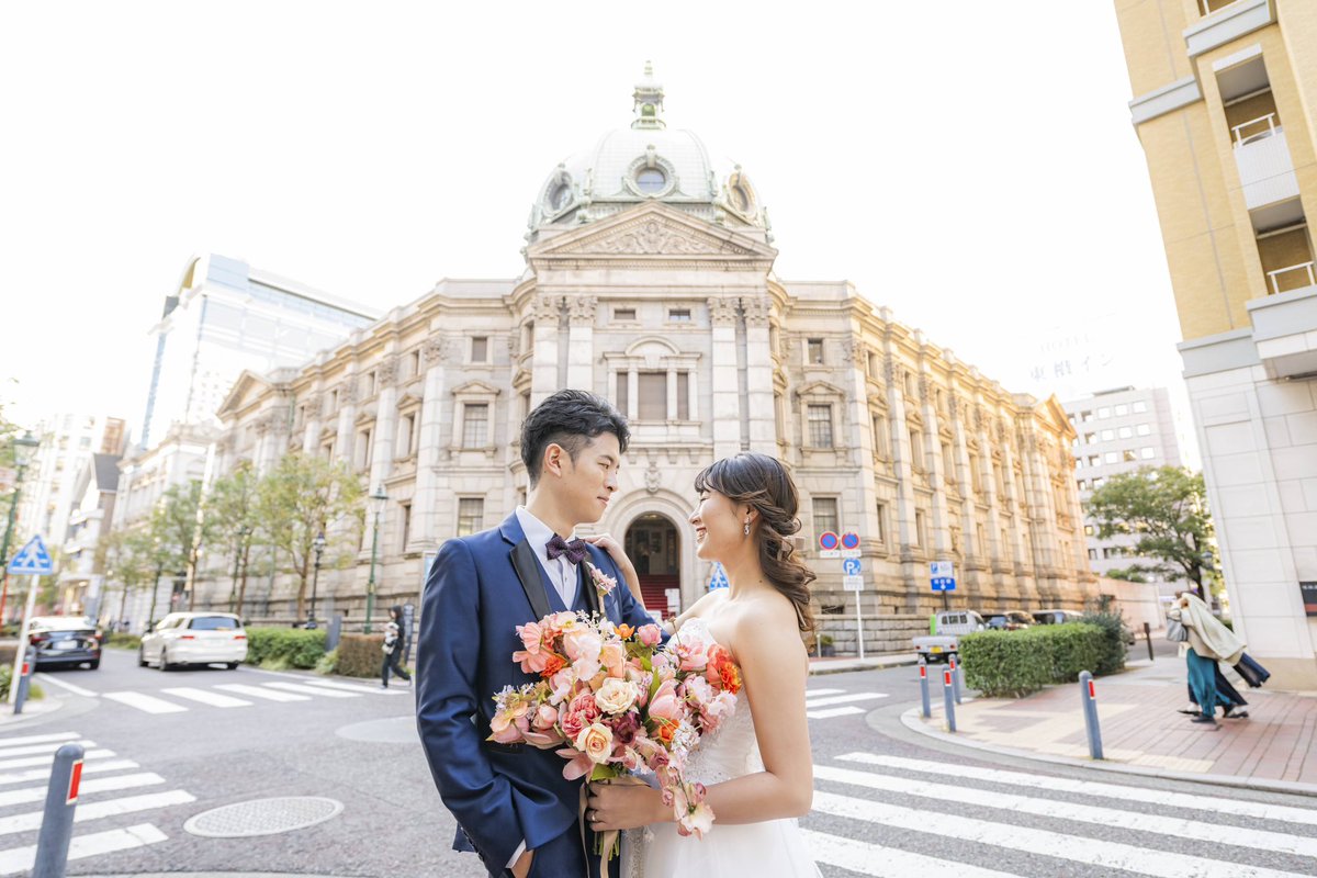24toWedding's tweet photo. 横浜みなとみらいにある馬車道😊⭐️
お洒落な街並みで人も暖かくおめでとうと声をかけて頂ける事が多い場所です☺️

#前撮り
#24toWedding https://t.co/fCfgAmQbIY
