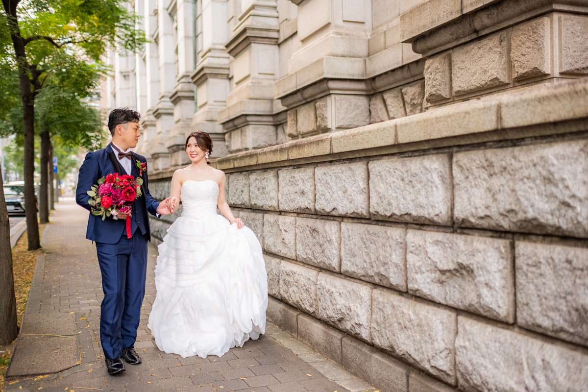 24toWedding's tweet photo. 横浜みなとみらいにある馬車道😊⭐️
お洒落な街並みで人も暖かくおめでとうと声をかけて頂ける事が多い場所です☺️

#前撮り
#24toWedding https://t.co/fCfgAmQbIY