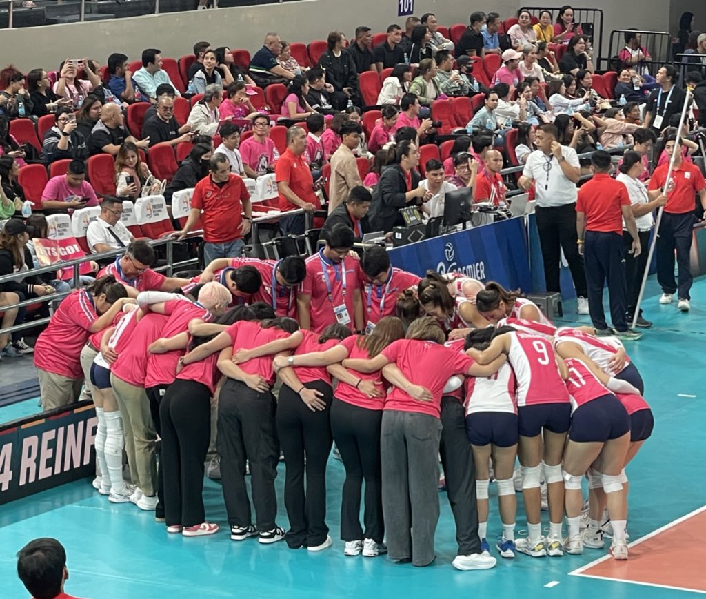 JiaLyternity's tweet photo. Win or lose, i am in this pink shit forever. Bounce back next conference, creamline! It was a good run and nothing to be ashamed about. There are a lot of lapses, but we know you can work on it. Always proud. Creamline always in all ways. 💗❤️‍🩹

#PVL2025
#PVLAFC2025 https://t.co/SEA0K4JyEy