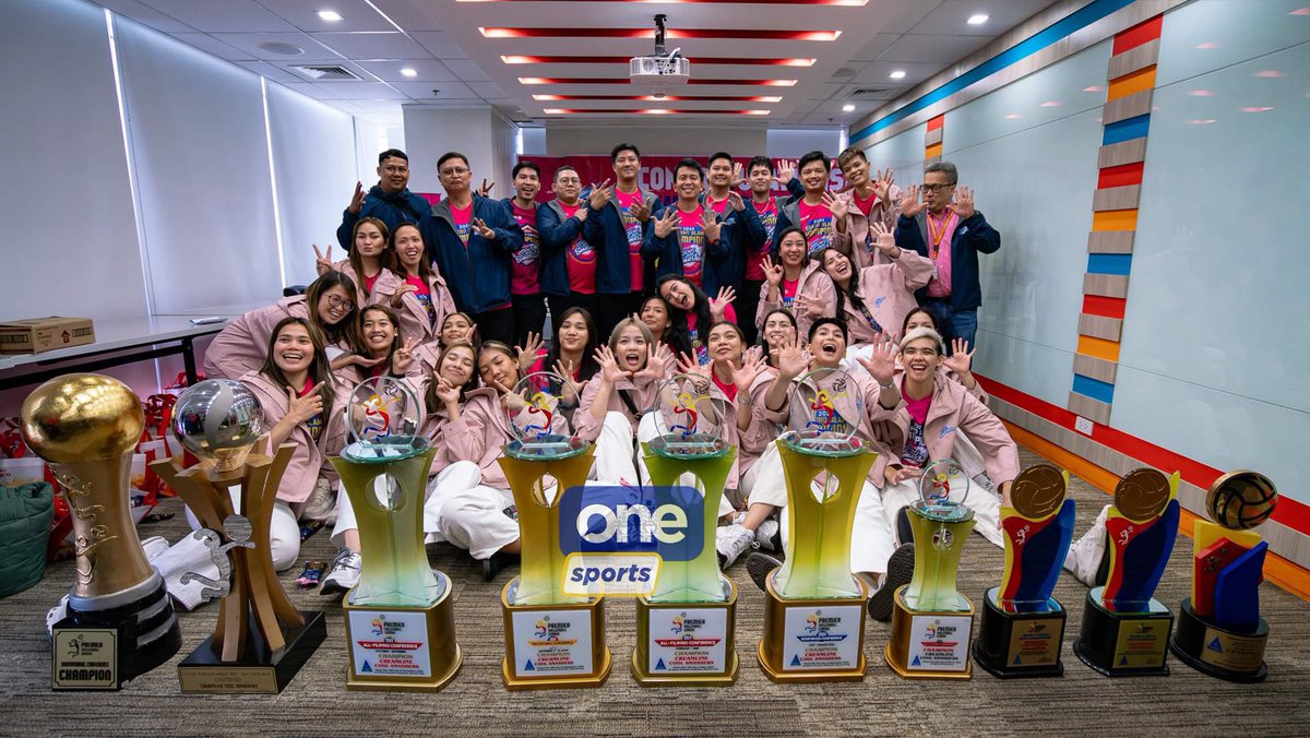 JiaLyternity's tweet photo. Win or lose, i am in this pink shit forever. Bounce back next conference, creamline! It was a good run and nothing to be ashamed about. There are a lot of lapses, but we know you can work on it. Always proud. Creamline always in all ways. 💗❤️‍🩹

#PVL2025
#PVLAFC2025 https://t.co/SEA0K4JyEy