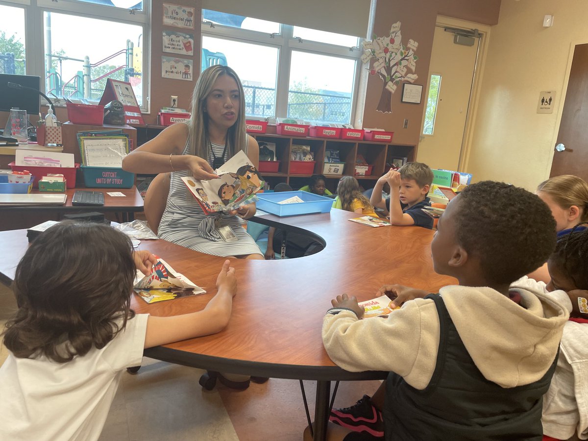 Ronda_Johnson's tweet photo. Walking classrooms this week made my heart smile! Seeing our students fully engaged and our Crunch Time plan in action was everything.
We’re working hard now so we can play hard later!
#Plumosapalooza #PracticeTheWayWePlay 📚✨@officialPlumosa https://t.co/7b1TYiRSbT