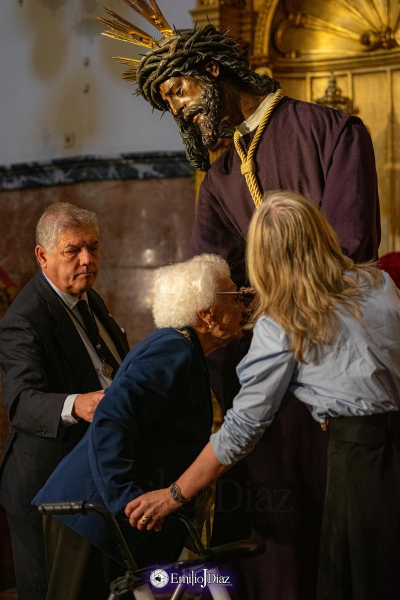 PasionDeSevilla's tweet photo. Sin palabras esta IMAGEN.

Emilio J Diaz

 #SSantaSevilla25 https://t.co/5Hss3dPV8n