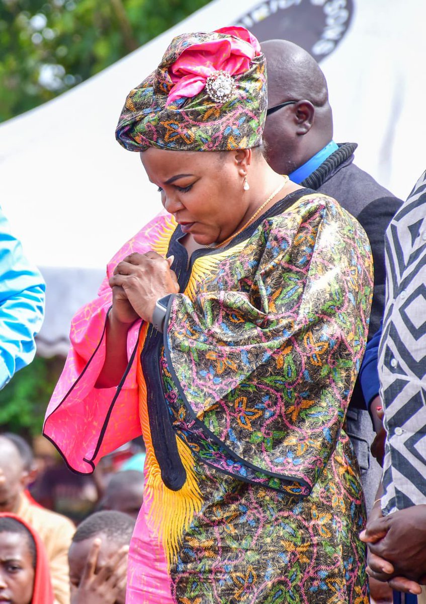 WanguiNgirici's tweet photo. Our Lord instructs us to give thanks in every situation and at all times. Thank you so much the great people of Kirinyaga Central for joining me, in today’s thanksgiving ceremony.
#Forever_thankful
#Kirinyaga_Central https://t.co/pRPOO07bR9