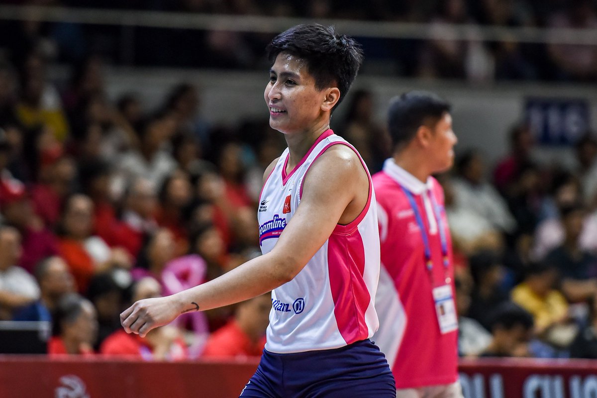 jemagandaur's tweet photo. Hay maraming salamat na lang sa inyo, GalaPons at PaLor 💕. Grabe yung puso niyo today 😤

#PVL2025 https://t.co/sj6l8eMpzJ