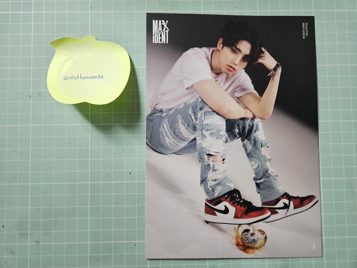 🚨VENDO/VENDA🚨

R$10,00 + Frete (superfrete)

• mando foto/vídeo na DM 
• feedbacks no fixado
• sem avarias

🏷 skz stray kids Han jisung mini poster maxident