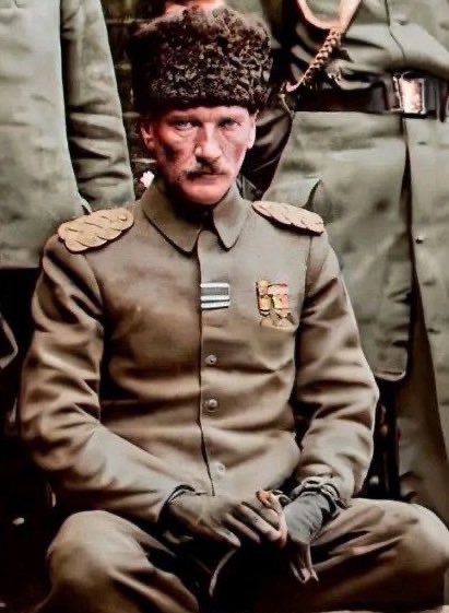 “Umutsuz durumlar yoktur. Umutsuz insanlar vardır. Ben hiçbir zaman umudumu yitirmedim.”

— Gazi Mustafa Kemal #Atatürk