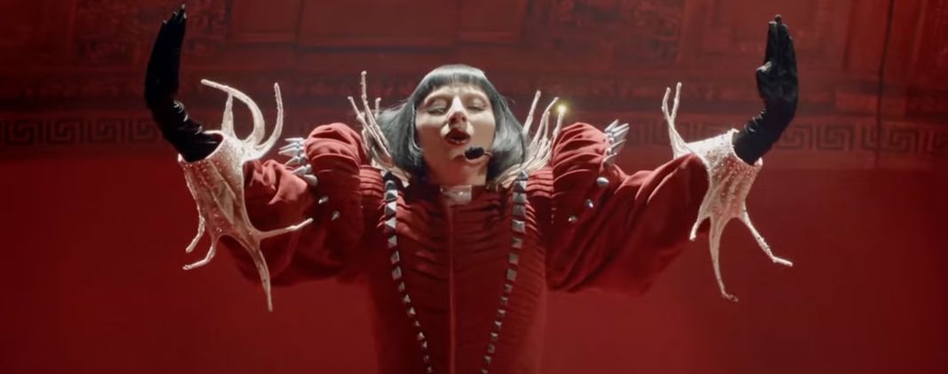 When icons influence icons

#ladygaga #coachella