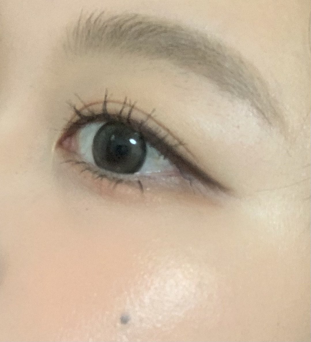 제가 아이라인 그리는 방법 ...
타래로 이어가볼게요