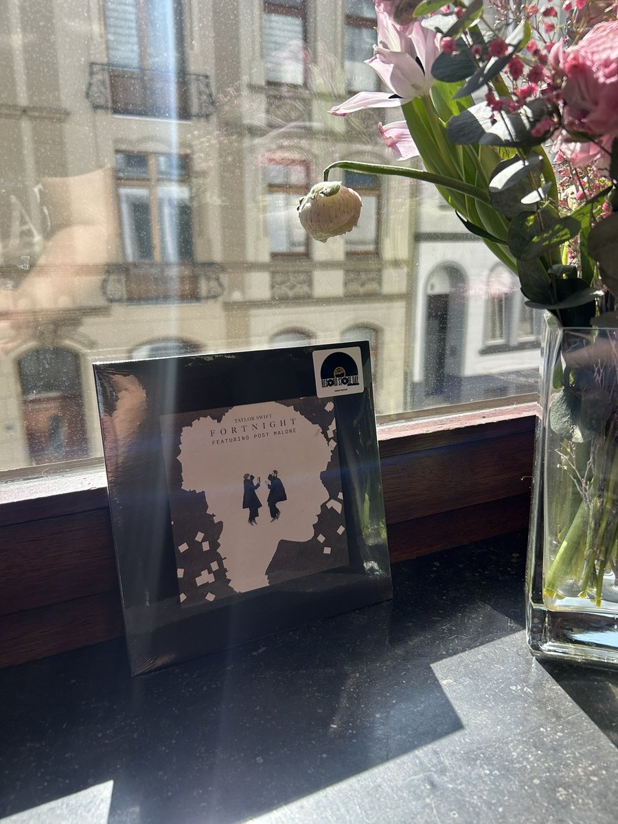Isibaby16's tweet photo. So happy I got one 😭😍 how pretty is the #recordstoreday vinyl for Fortnight?! 🤍🩶 @taylornation13 @taylorswift13 https://t.co/jqN8wEw1cG