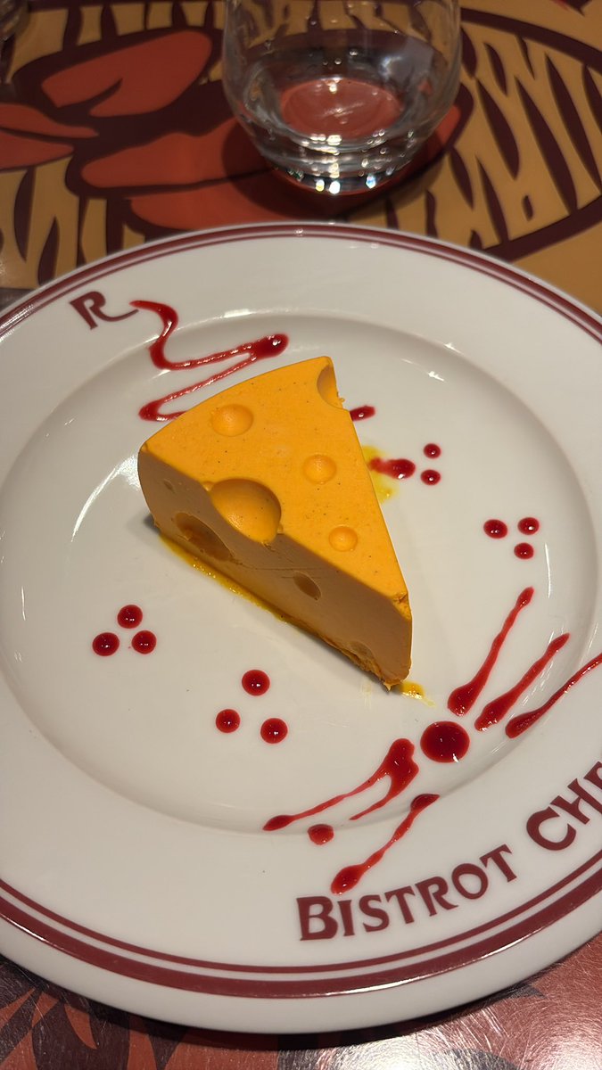 noies LA TARTA DE QUESO ES LITERALMENTE UN QUESO