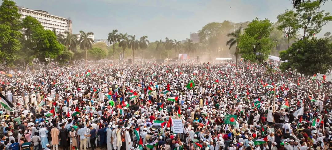 mdahnoman's tweet photo. A large number of people joined the ‘March For Gaza’ mass gathering at Suhrawardy Udyan in Dhaka, Bangladesh, on 12 April 2025

#MarchForGaza #Gaza #palestine #FreePalestine #Israel #GazaUnderAttack  #Jerusalem https://t.co/NIGlTTUsTY