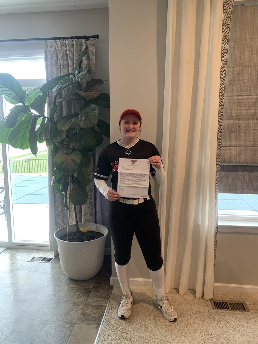 MackenzieG_14's tweet photo. Thank you SIUE for the letter! I would love to look more into your program and see you guys at future camps! @SIUESB @CoachSorden @CaitlinWnek @LadySluggersOrg @LHSEagles_SB @ExtraInningSB https://t.co/yapajmY9R4