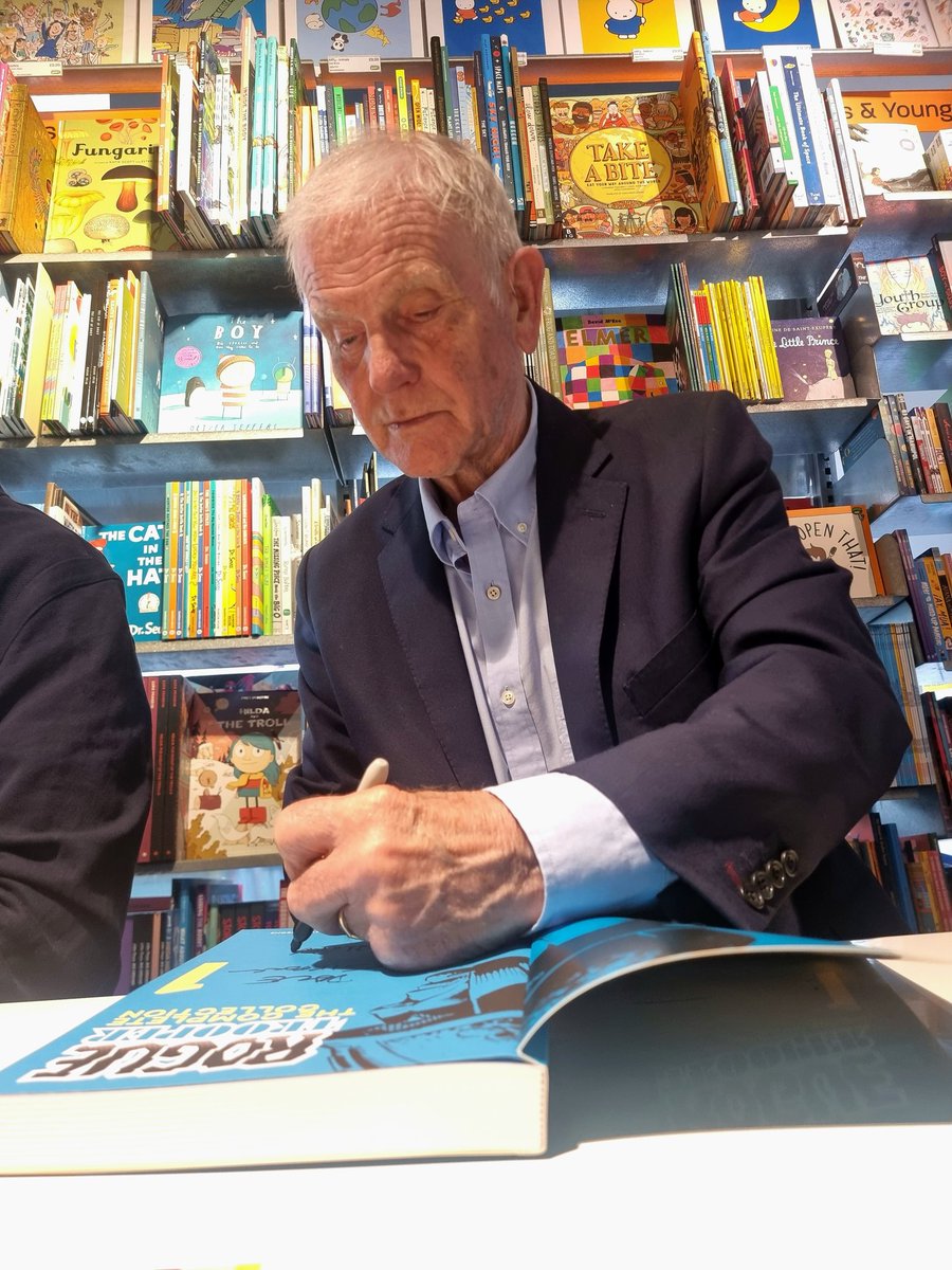 2000adSouthern's tweet image. The Rogue Trooper signing at @GoshComics with @davegibbons90 & @gerryfinleyday was excellent.
Lots of items signed, and a few sketches here and there!