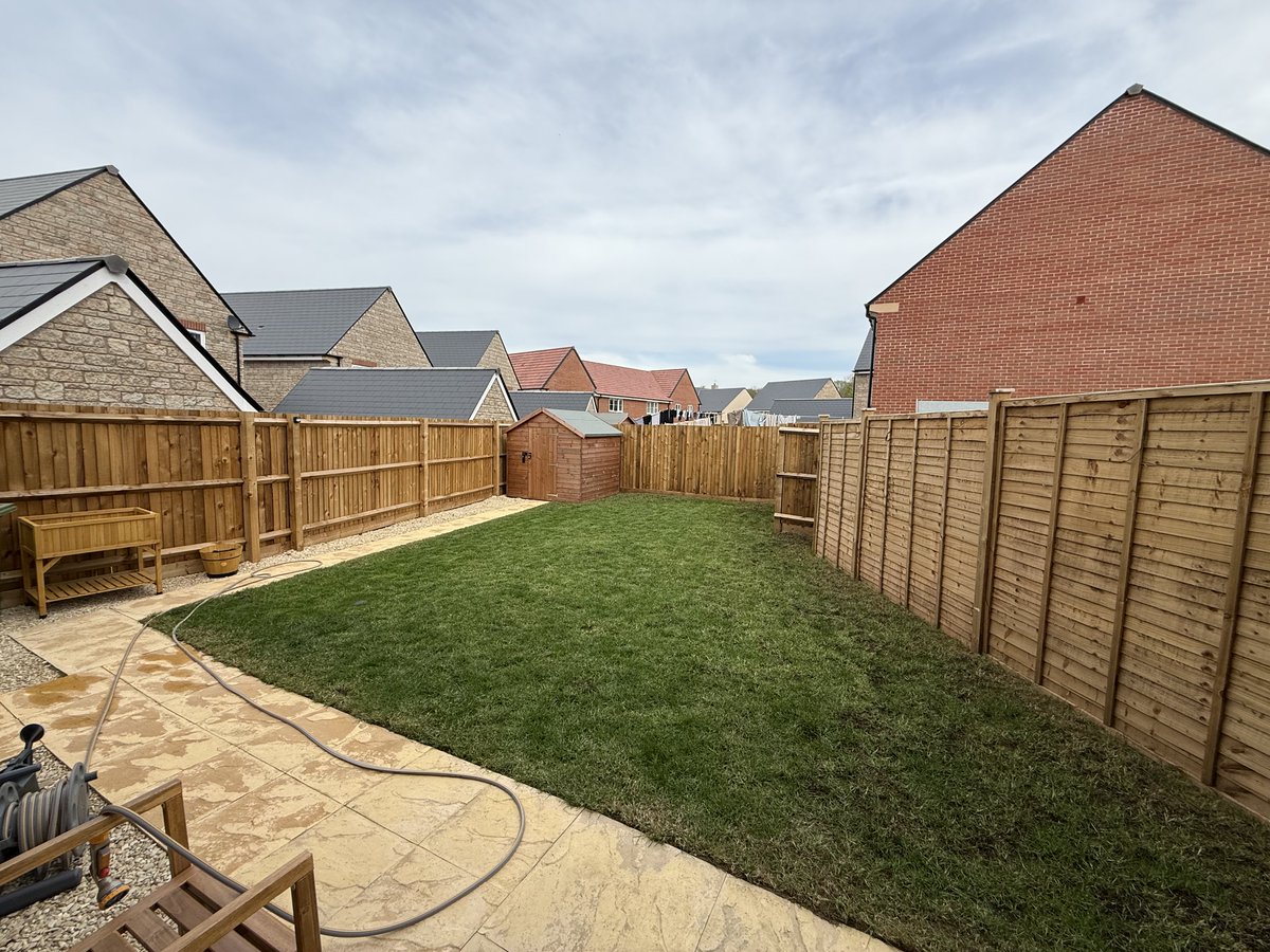 lgladdy's tweet image. I’m a lawnsman now.
I’ve brought my lawn back to life over the last 4 weeks. I’m not sure I’ve ever put more effort into something but the before and after is pretty great.