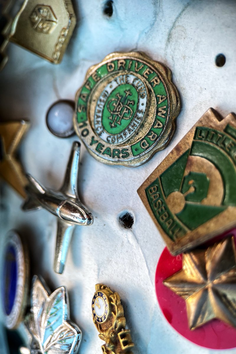 Donald_G_Redman's tweet image. Pins are metallic badges for your coat lapel or hat.

Today’s Daily Picture Theme is ‘Badge&apos;