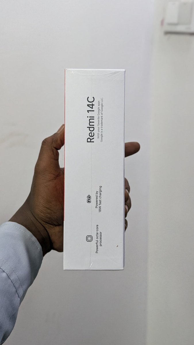 computermart_ke's tweet image. Meet the #Redmi14C – a budget beast! 📱 Stunning 6.88” 120Hz IPS LCD for silky-smooth visuals, powered by MediaTek Helio G81 Ultra. Capture life with a 50MP AI dual camera + 13MP selfie. 🔋 5160mAh battery with 18W fast charging. #XiaomiKenya #TechSteal