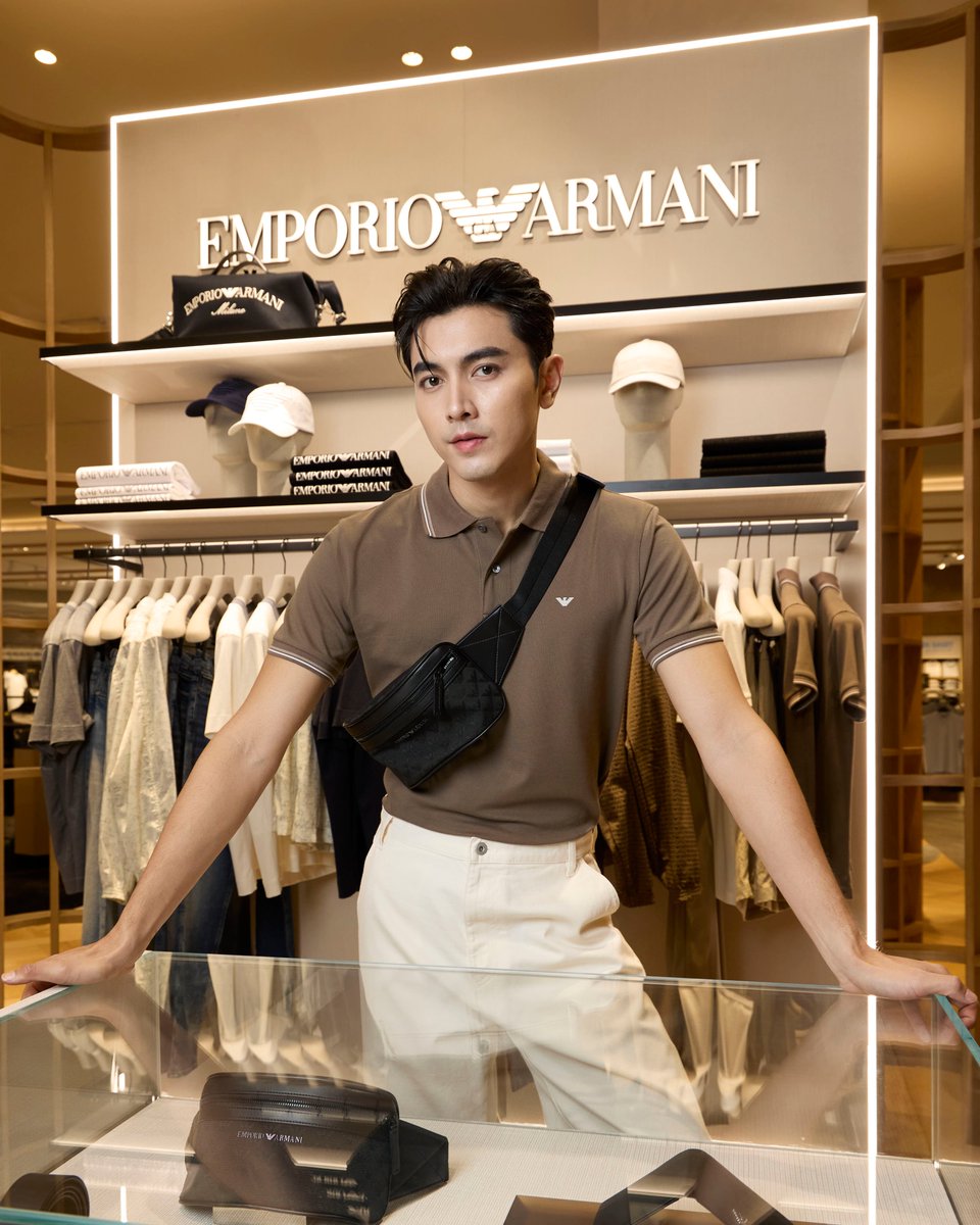 prjipata's tweet photo. Emporio Armani เปิดตัว New Concept Store แห่งใหม่ ที่ชั้น 3 ห้างเซ็นทรัลชิดลม ชวน #ภณณวัสน์ และ #กระทิงขุนณรงค์ ร่วมสร้างอินสไปร์การแต่งตัวสำหรับหนุ่มๆ รับซัมเมอร์นี้ 

https://t.co/2yYPQOAtC2 

#EmporioArmaniTH #NewConceptStore #CentralChidlom #Kratingg #pon_nawasch https://t.co/DNzKes4FAh