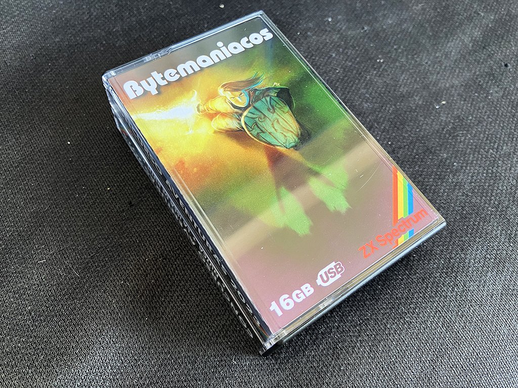 Pulsaunatecla's tweet photo. Edición doble jewel-case con Nutca y La isla de Ruth en un cassette y otro cassette/USB de 16Gb con todos los juegos de los concursos de Bytemaniacos y un porrón de extras al precio de 25,95 €

https://t.co/Fr2ugUeWmq https://t.co/xVZgMTbnHL