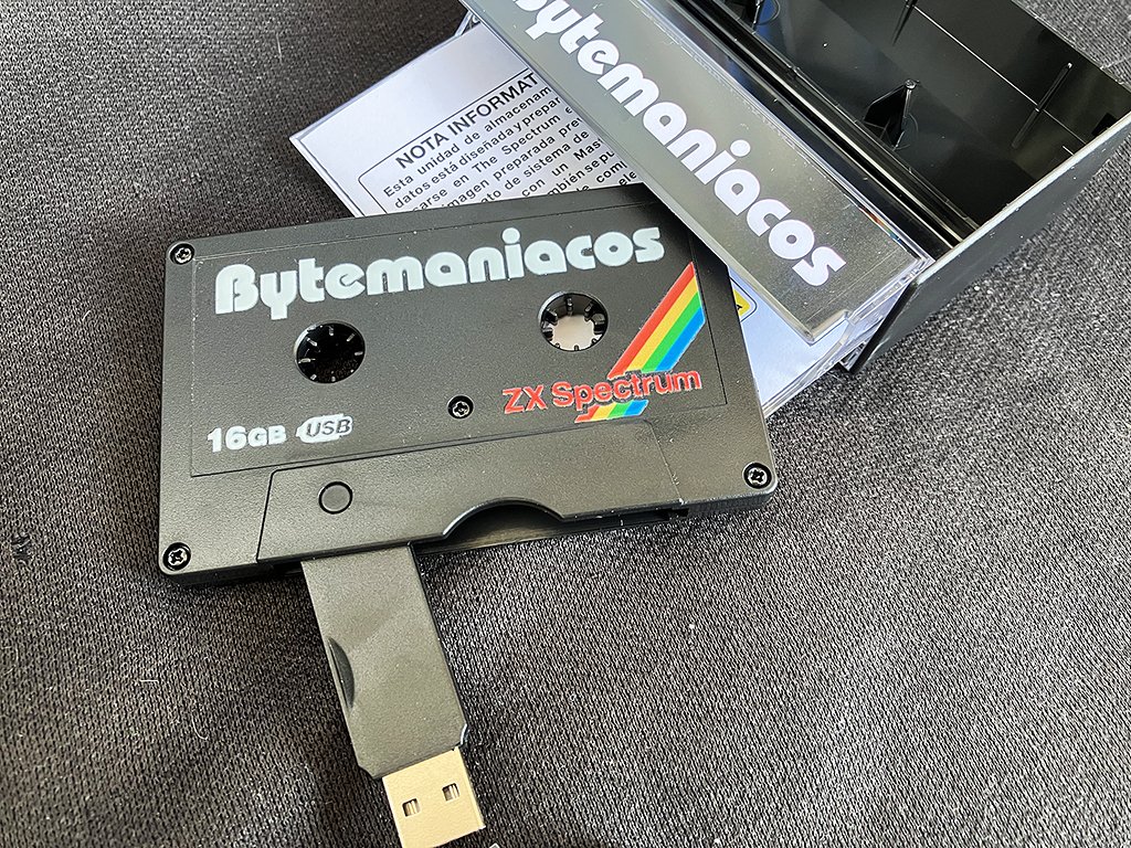 Pulsaunatecla's tweet photo. Edición doble jewel-case con Nutca y La isla de Ruth en un cassette y otro cassette/USB de 16Gb con todos los juegos de los concursos de Bytemaniacos y un porrón de extras al precio de 25,95 €

https://t.co/Fr2ugUeWmq https://t.co/xVZgMTbnHL