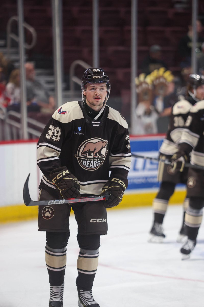 TheCalderTimes's tweet photo. In a big Atlantic Division game, @TheHersheyBears used a third period comeback to defeat @WBSPenguins to lock up a playoff bye. @cswa11 recaps the action in the latest!  https://t.co/lW1hzrvFAI https://t.co/MyI4sg5KWd