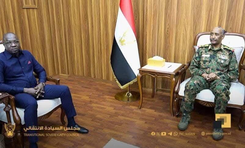 Kaluxfm's tweet photo. Dans le cadre du renforcement des relations stratégiques, le boss de l’agence nationale de la sécurité d’état (ANSE) GAL #Modibo #Kone a effectué une visite de travail en République du Soudan où il a rencontré le président du conseil de souveraineté du Soudan https://t.co/vv1fSoDyp9