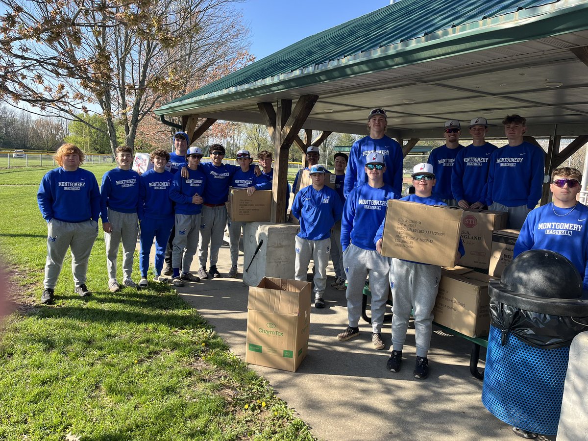 MoCoBaseballl's tweet photo. Went and helped our friends over at easy walker set up for “EASTER IN THE PARK” 
#onecommunity #MOCOPRIDE https://t.co/Djp8Vz3RVr