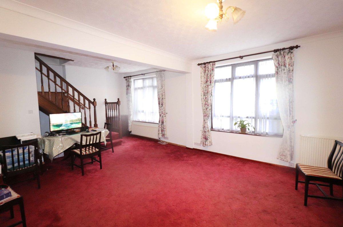 Large commercial/residential development opportunity (Subject to PP). 

EPC D&amp;D | CTax B | Freehold

📍Barnstaple 💷 Guide Price £395,000

📞 01271 347888 

🌐 ow.ly/7Wq950TlLyA

#WebbersEstateAgents