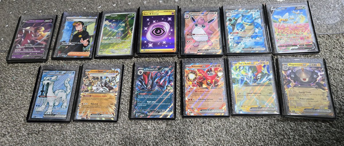 Cheesecakecos's tweet photo. Had fun opening packs with everyone tonight! Nothing super cool, but I just love collecting the pretty art, so I don't even mind! 🥰💜 the vibes were good &amp; the card openings were fun 🥳 p.s Blastoise kinda thicccc on this card a true big boi! 🔥 https://t.co/aQZM7Iig4v