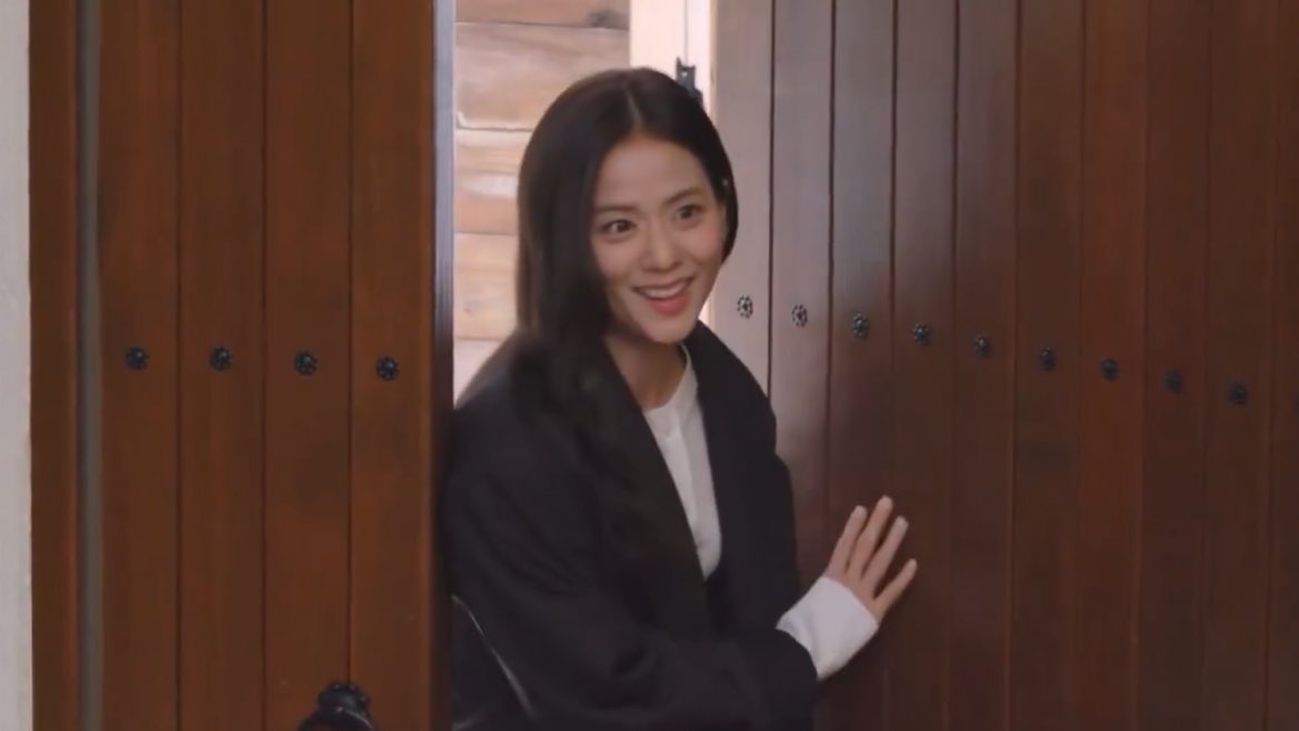 Preview of JISOO as guest for Netflix variety show, ‘The Blank Menu For You’.