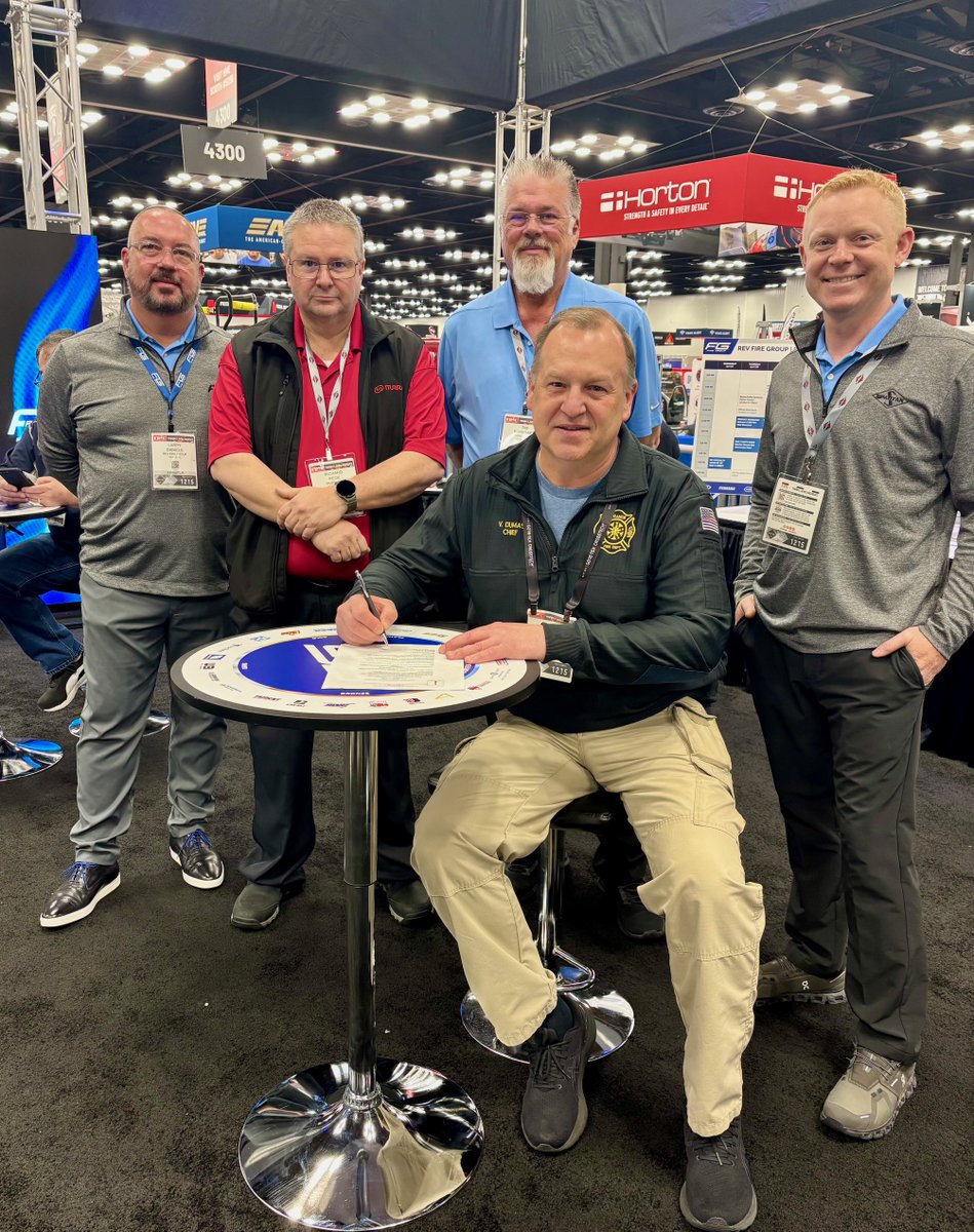 Congratulations to the Orange (CT) Volunteer Fire Department on the purchase of a new Smeal 100' MidMount Platform! Chief Vaughan Dumas is shown here signing the contract at #FDIC2025. Thanks for choosing Smeal and New England Fire Equipment &amp; Apparatus Corp.