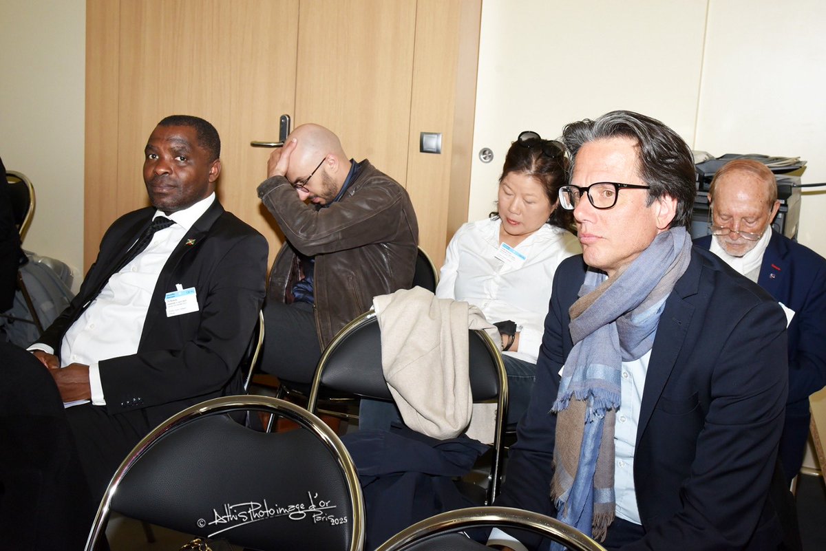 Ce11/4/25,lors des assises de la 8e Conférence Internationale de Croissance PEACE à l’Assemblée Nationale 🇫🇷se,le Prix de l’Ambassadeur de l'année 2024 à été décerné à SEM Isaïe KUBWAYO, Amb du🇧🇮/🇫🇷 pr son implication &amp;attachement ferme à la Capitalisation de la Paix ds son pays.