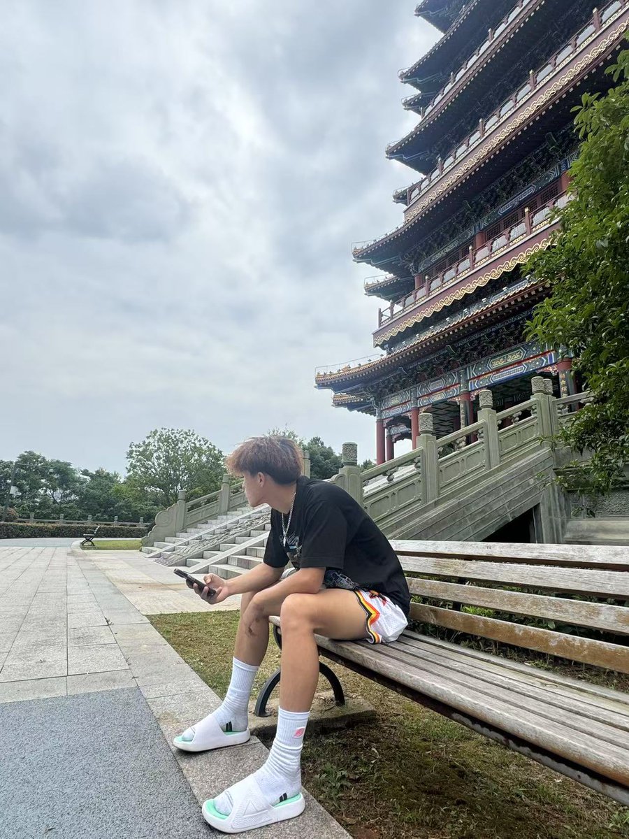 boy_neely's tweet photo. 06直男，高中体育生，骚狗需要袜子的来，保证直男本人，可验证 https://t.co/yZiUzwH11u