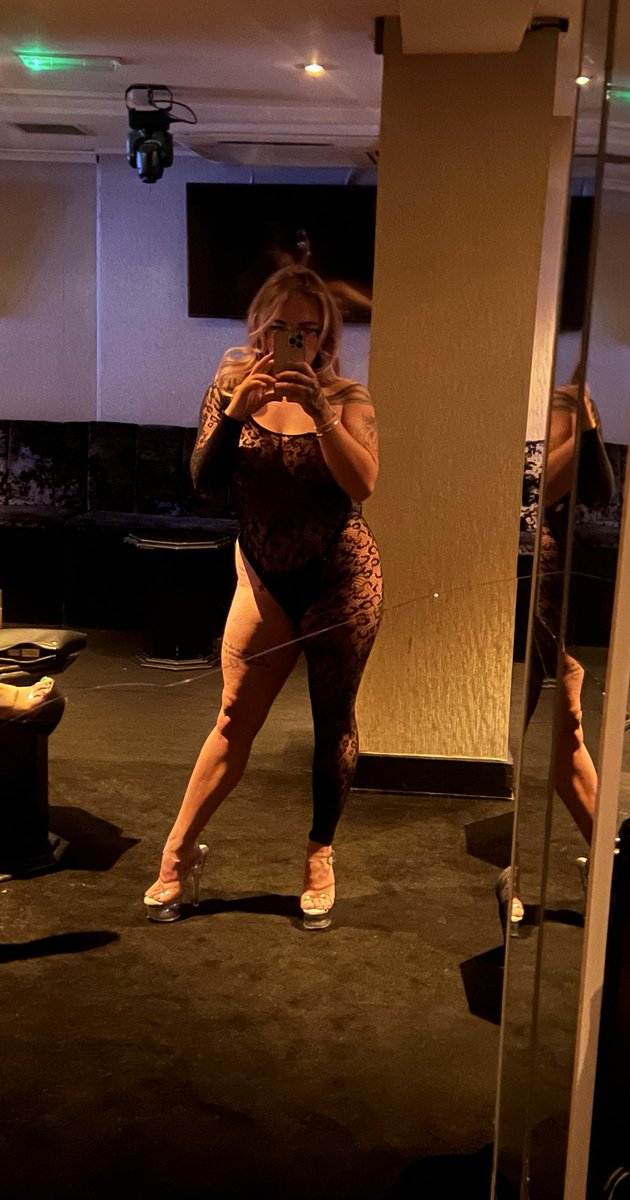 Curvy girls do it best 😜