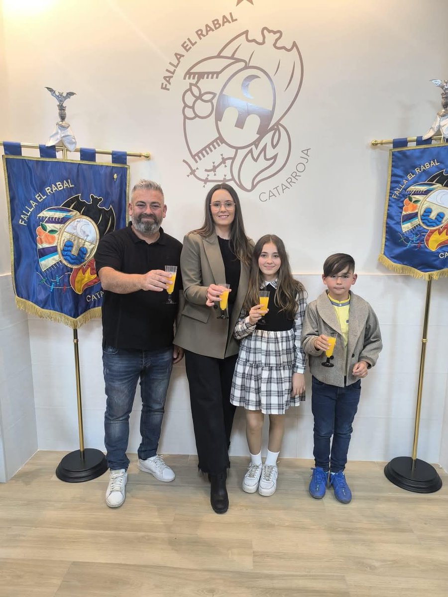 La Falla el Rabal de Catarroja en Junta General va ser reelegit Juanjo Chisbert Guillem com a president i es va nomenar al quadre d'honor per a les Falles 2026:
President Infantil: Arnau Carmona Vicent 
Fallera Major Infantil: Leire Córcoles Ruiz
Fallera Major: Alba Ponce Sanz