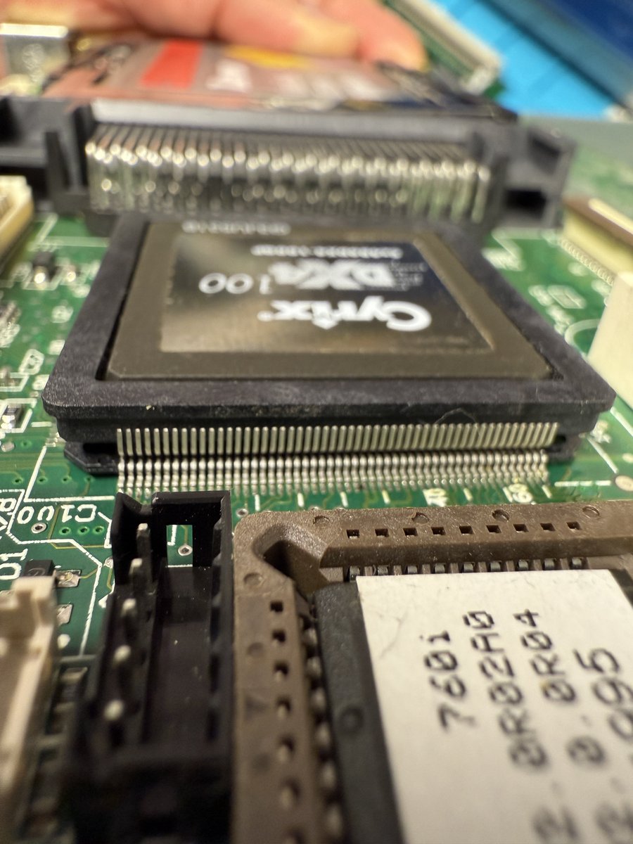 duke_cpu's tweet photo. Found this board in an #Acer Laptop marked DX4\75 from the late 90s. It is actually run by a #Cyrix DX4-100QP. Has anyone seen this precise mobile processor before, or the package? Socket or no socket? https://t.co/uOQmGt0CO0