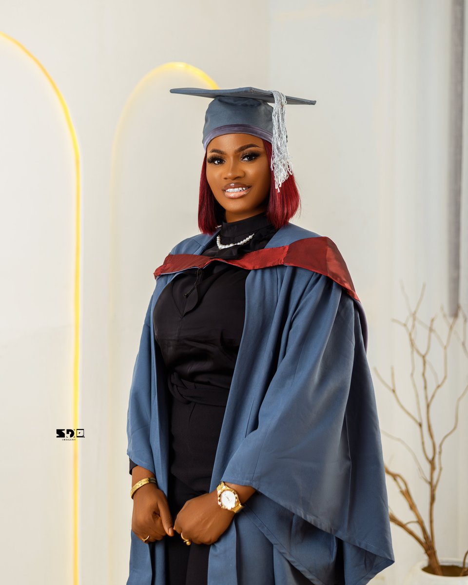 sdq_imagery's tweet photo. These portraits are just a glimpse of the beauty of Joy's spirit-bold, bright, and full of life.
📸yours truly
#explore #exploremore #sdqimagery #portraitsbysdqimagery #explorepage #portraitphotography #convocationportrait #osogbophotograher #lagosphotographer https://t.co/zsUFCAuR1V