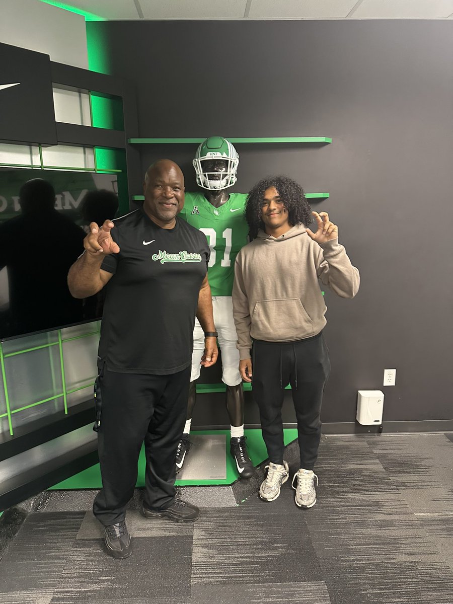 Emari Heyman (@emariheyman) on Twitter photo Thank you for the invite to the facility <a href="/MeanGreenFB/">UNT Football</a> <a href="/B_Ward8/">Brayden Ward</a> I loved the energy and hospitality <a href="/COACHRJOHNSON1/">Reggie Johnson</a> <a href="/Coach_CT3/">Coach Traylor</a> <a href="/CoachTGr/">Trae Grimes</a> <a href="/ElkinsFootball/">Fort Bend Elkins Football</a> Thank you for the invite to the facility <a href="/MeanGreenFB/">UNT Football</a> <a href="/B_Ward8/">Brayden Ward</a> I loved the energy and hospitality <a href="/COACHRJOHNSON1/">Reggie Johnson</a> <a href="/Coach_CT3/">Coach Traylor</a> <a href="/CoachTGr/">Trae Grimes</a> <a href="/ElkinsFootball/">Fort Bend Elkins Football</a>