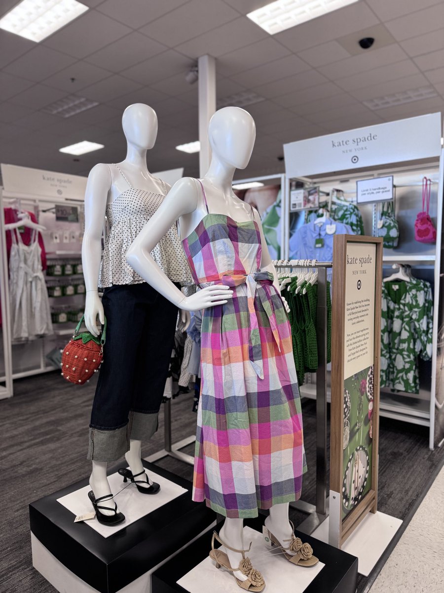 LindsayTarget's tweet image. Kate Spade ♠️ with #Target 🎯 Collab! What a fun way to spend a Saturday. This collection was whimsical and full of classic Kate Spade fun! 🤩 Loved watching the guest adding this line to their baskets! Thank you so much to the style team for all you help on this launch!🚀