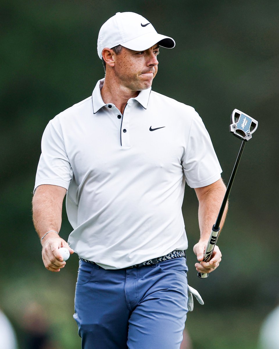 Rory McIlroy has started his round 3-3-3-3-3 👏

He's the first golfer in the history of The Masters to ever begin a round like that.

(h/t <a href="/GolfonCBS/">Golf on CBS ⛳</a>)