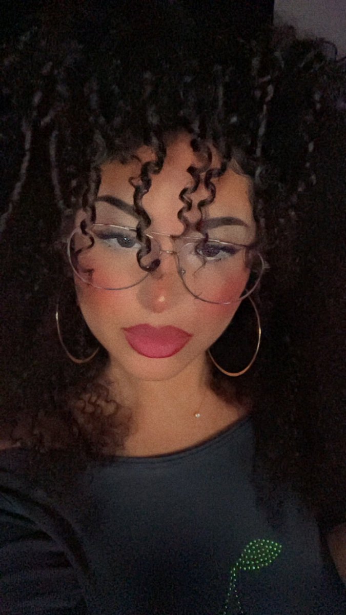 Curls are curling on day 7 twitch.tv/rocmaa_x
