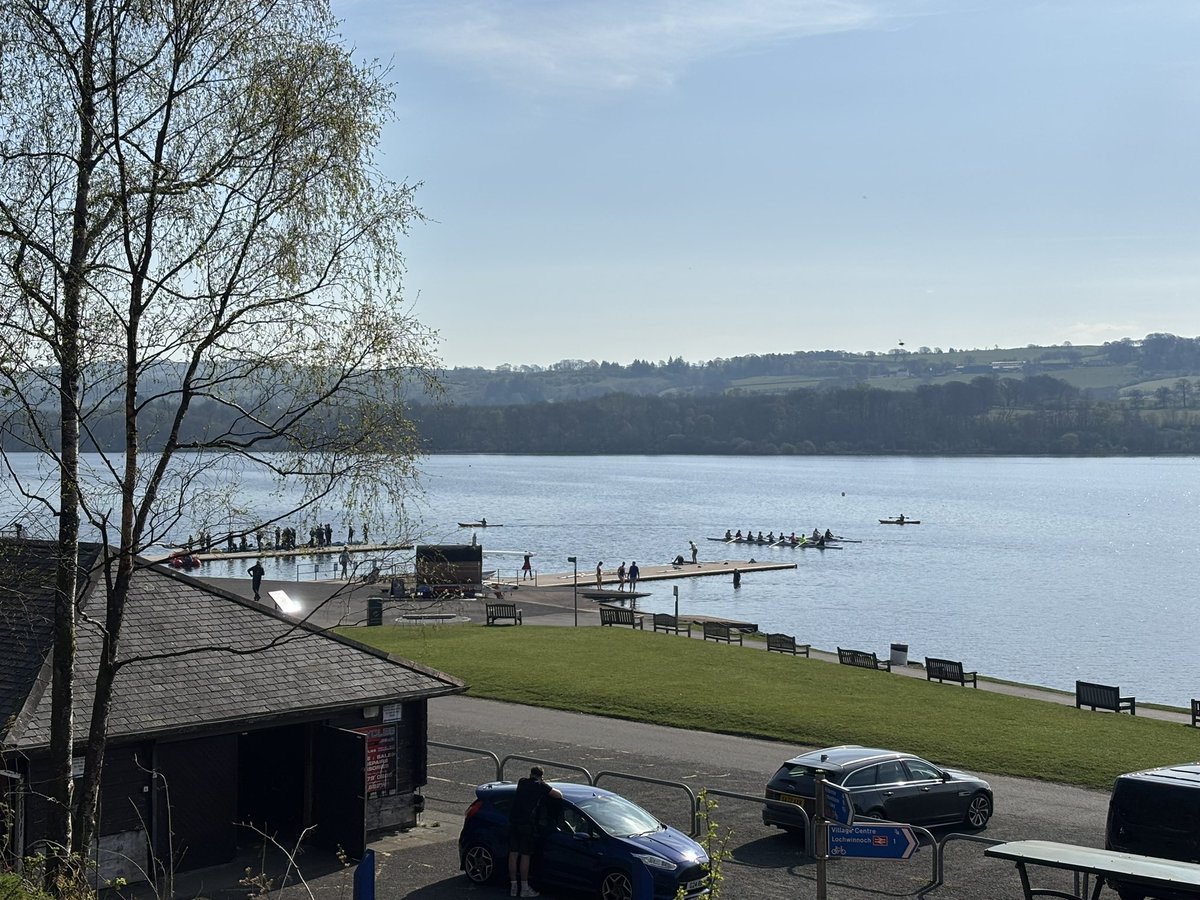 MissLHoward's tweet photo. Envy was real today as we watched the rowers at #castlesemple 🚣🏻🚣🏻‍♀️🚣🏻‍♂️@LindaCHoward https://t.co/0O5uvocOeq