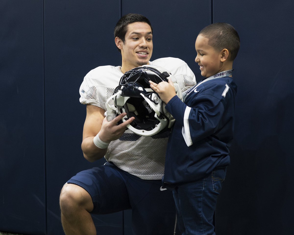 UConn Football tweet media